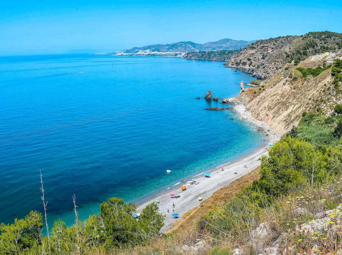 Las Alberquillas, en himmelsk strand i Nerja