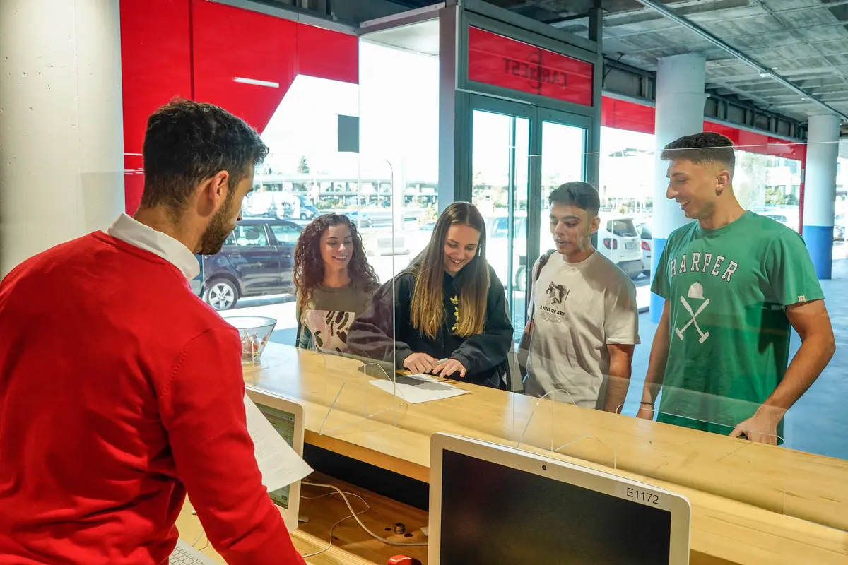 What are the requirements for renting a car? CarGest