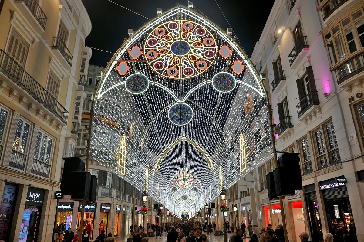 Julebelysning i den berømte Larios-gaten i Malaga