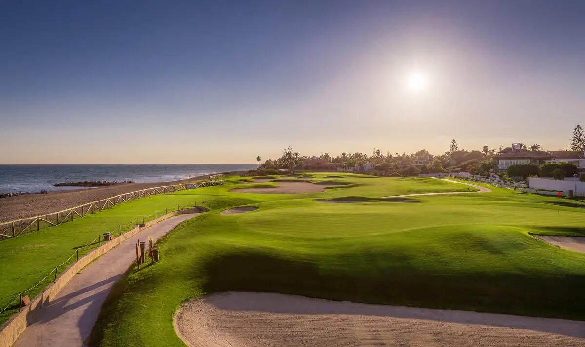 Unique golf courses, with an ideal climate and unforgettable views