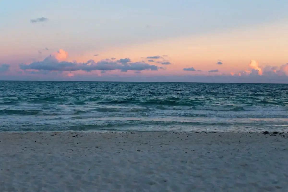 Sonnenuntergang am FKK-Strand Playamarina