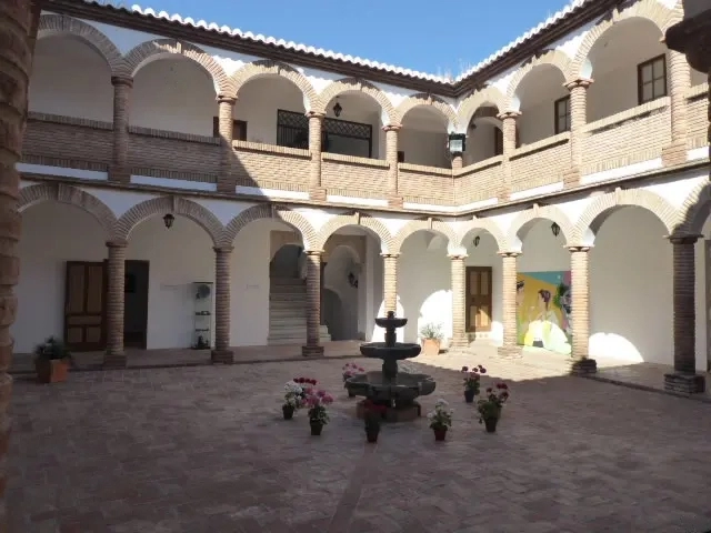 Église de Santa María, sur les fondations d'une ancienne mosquée | andaluciarustica.com