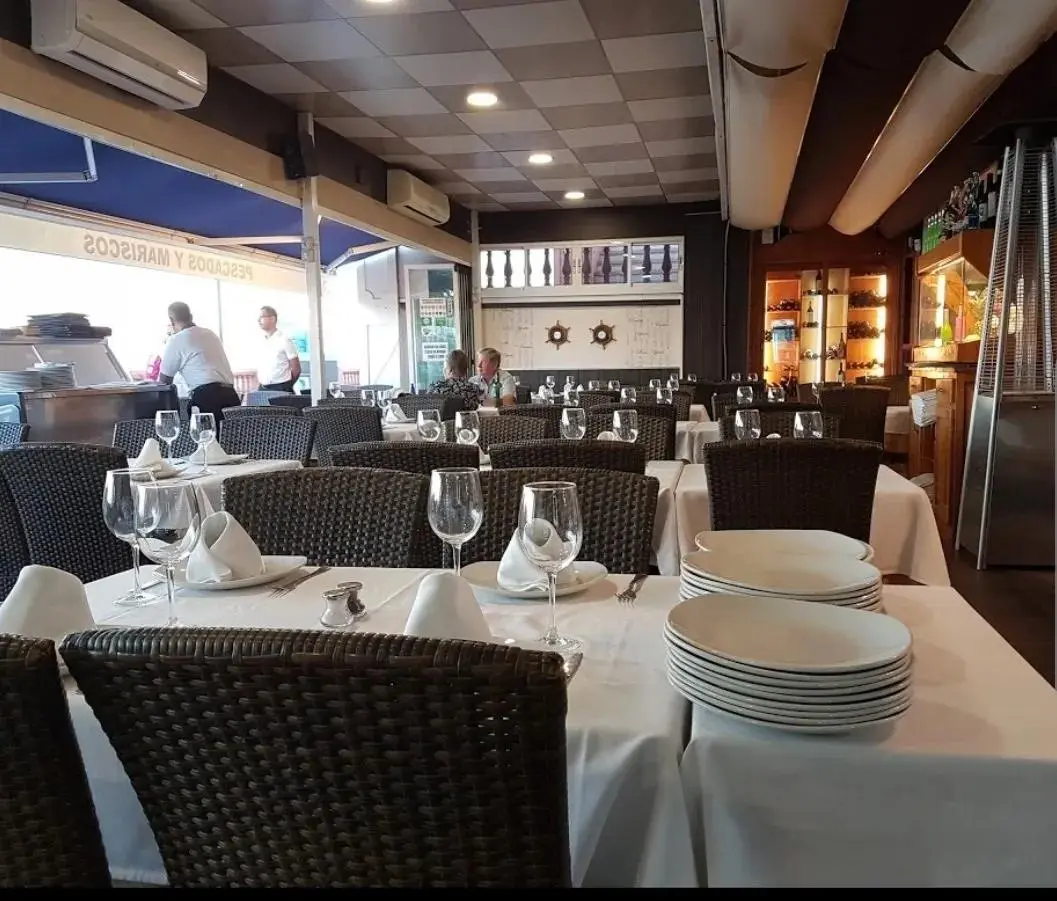 Bright dining room at Restaurante La Sirena