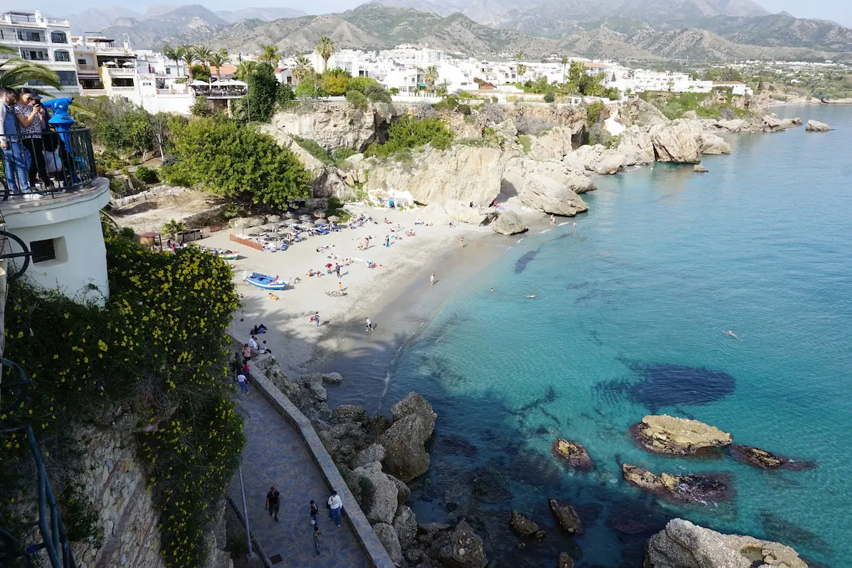 Calahonda Beach, in the centre of the town and easily accessible | 