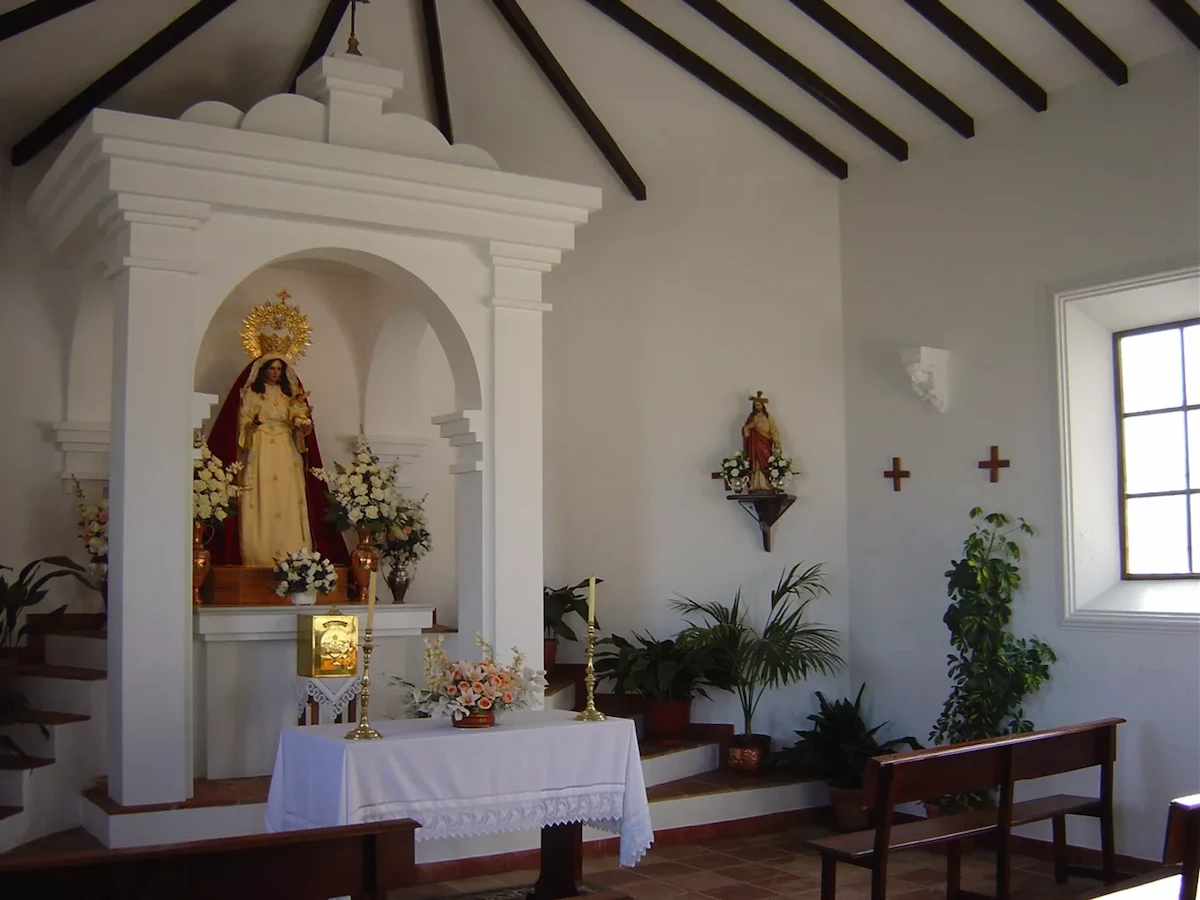 Culto que homenajea a la patrona, Ermita de la Virgen Rosario