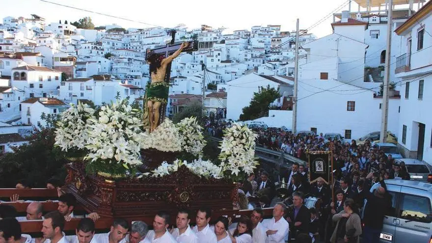 Typical Easter processions in Almáchar