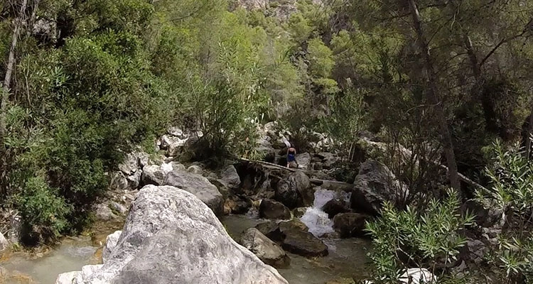 Route de la rivière Chillar : eau, cascades et bien plus encore