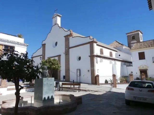 Uit de 15e eeuw en met een enorme klokkentoren: Nuestra Señora de Gracia kerk