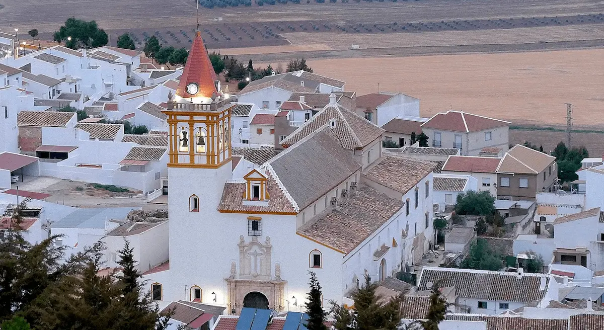Een gotisch-Mudejar architectonische schat: Santa Cruz Real Kerk