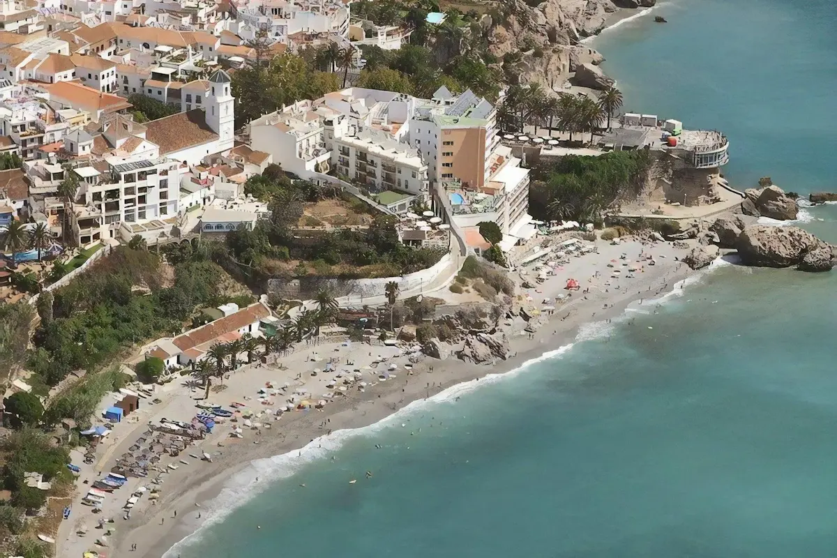 Grande extension, ambiance familiale et activités en été : Playa del Salón | 