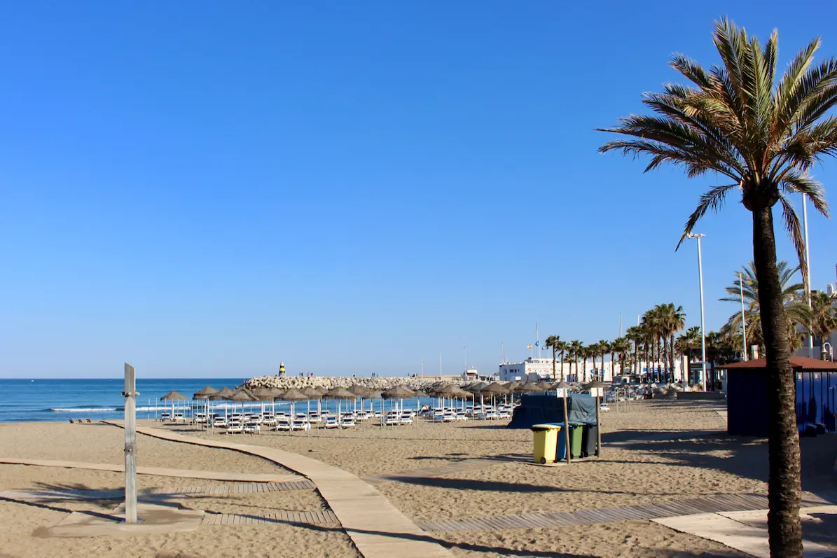 Fuente de Salud, ein beliebter Strand mit vielen Freizeitmöglichkeiten