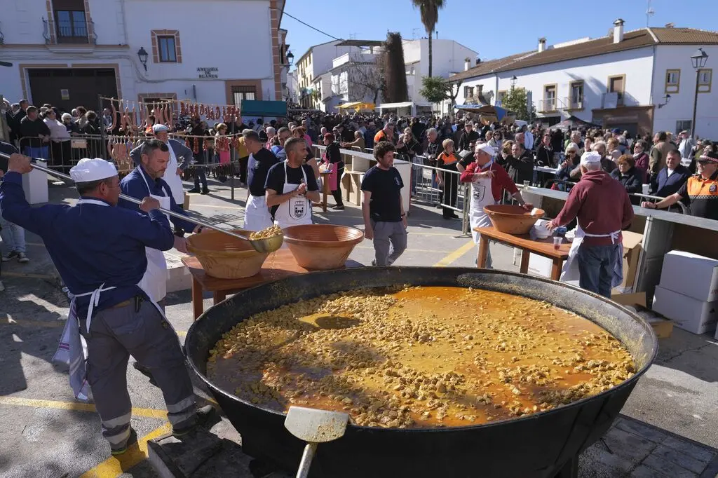 Paella organisée à San Isidro pour les habitants et les visiteurs