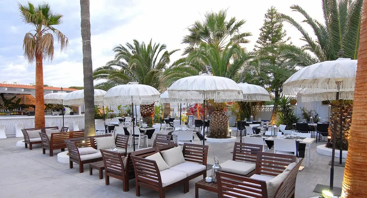 D'Mare Beach Club est un club réputé pour sa variété de plats frais