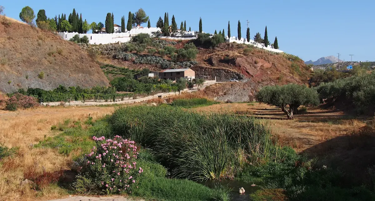 Percorso escursionistico tra le montagne di Malaga