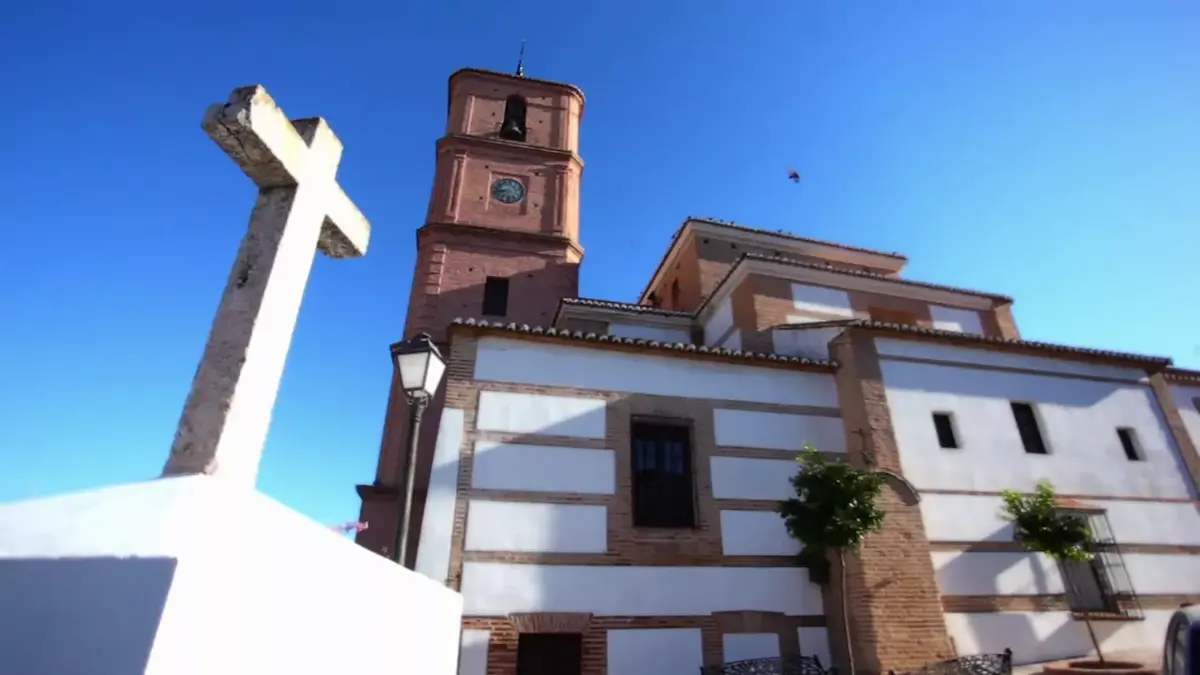 Imposante église de Socorro avec un intérieur de style baroque