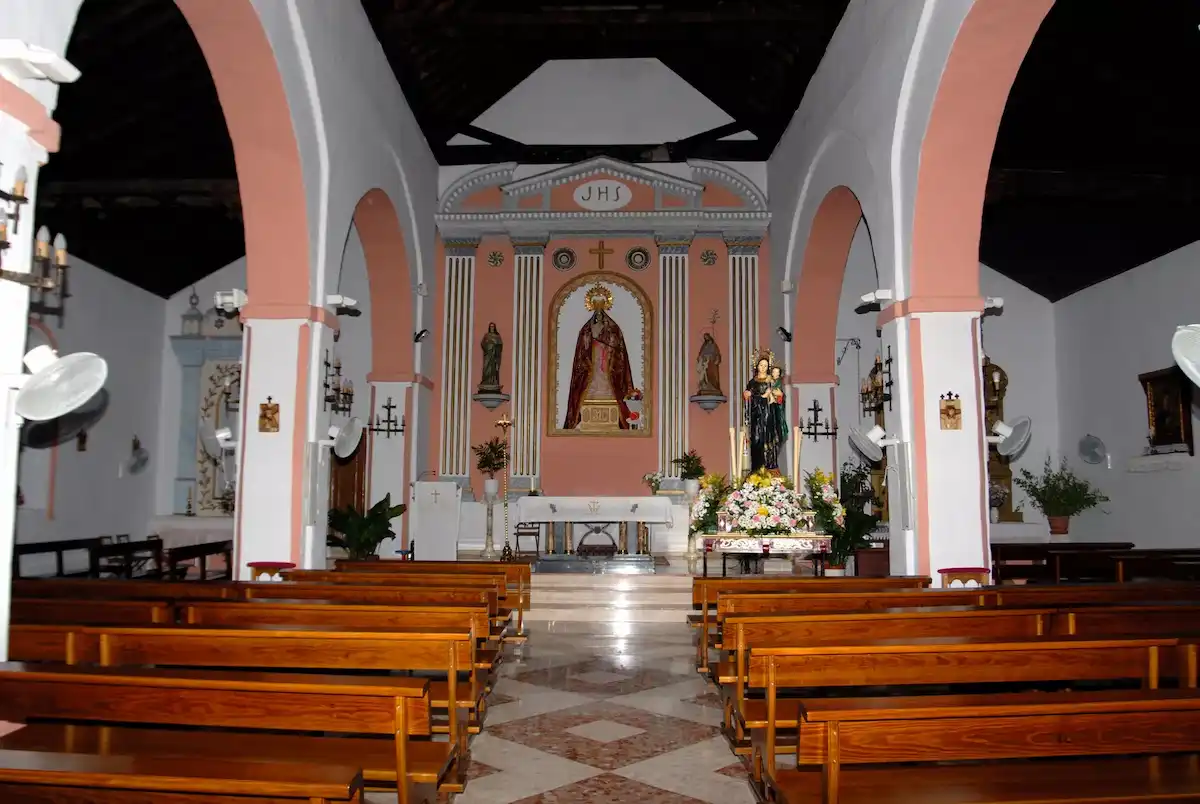 Grote poort van de kerk van Nuestra Señora de la Expectacion