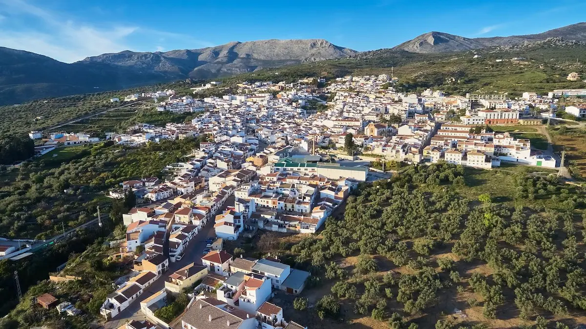 Vista aérea del pueblo de Periana