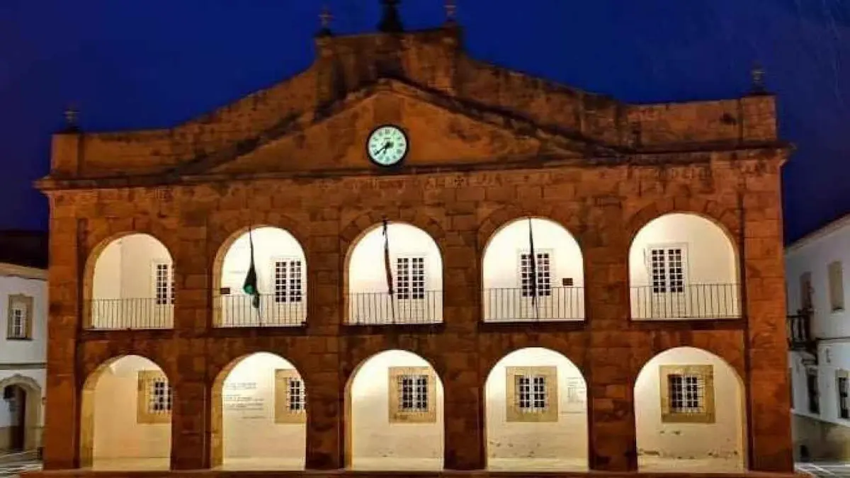 Spektakuläres Rathaus aus dem 18. Jahrhundert