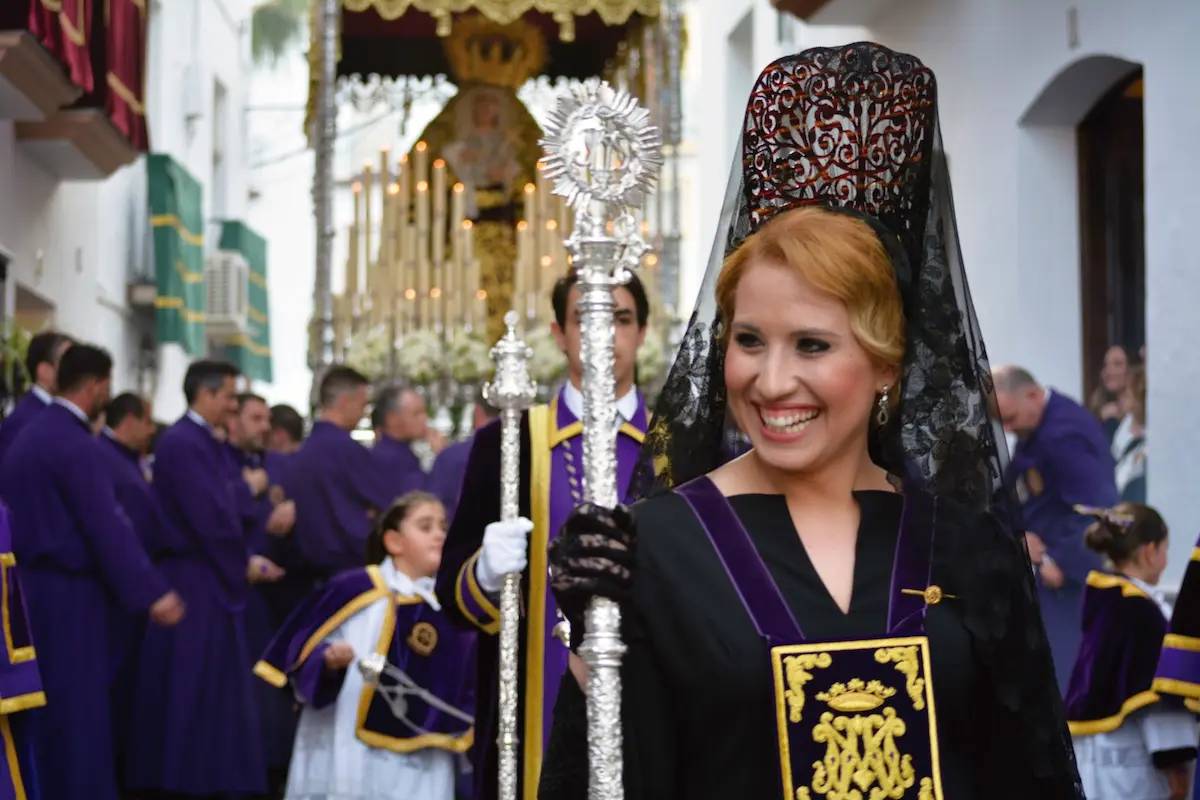 Procession av 'moraos' på påsken i Almogía