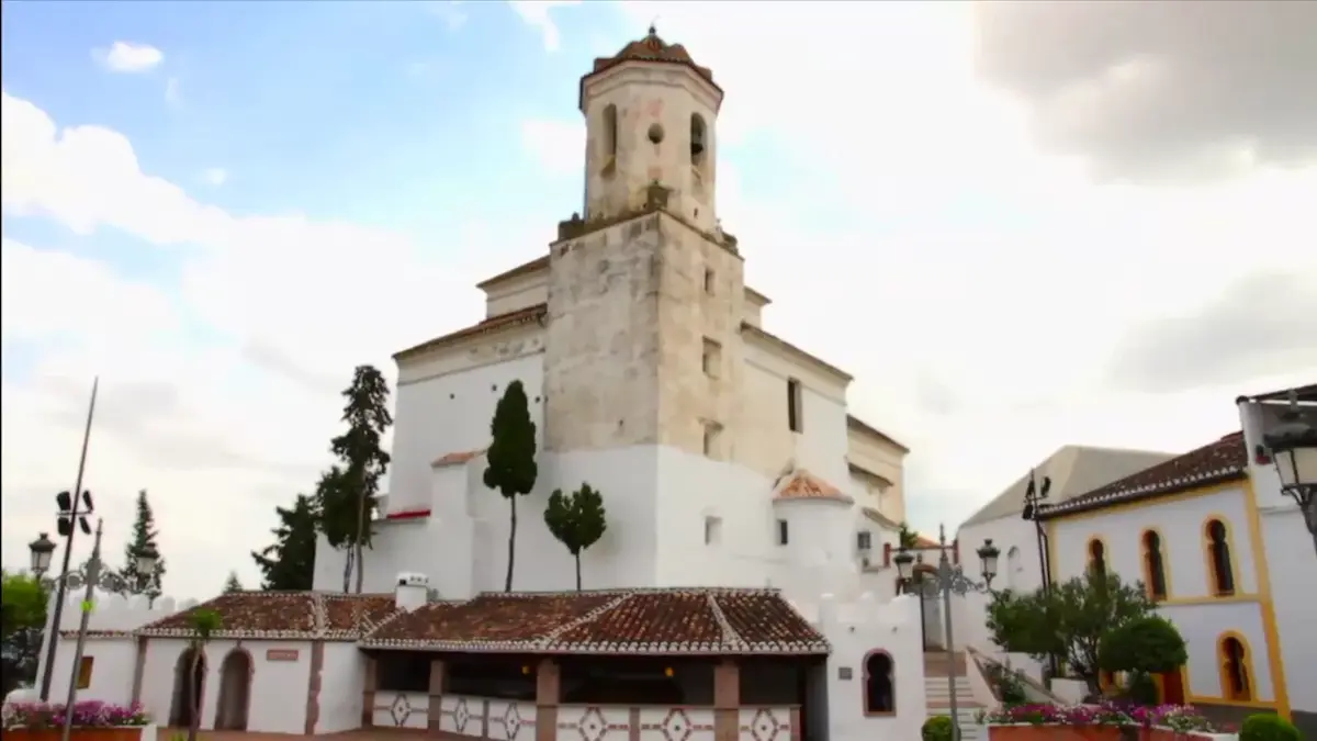 Église Santa Ana du XVe siècle à Alozaina