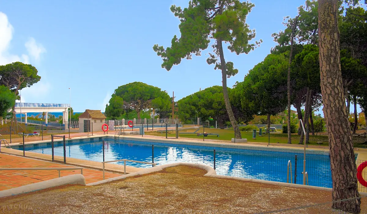 Schwimmbad des Campings La Buganvilla in Marbella