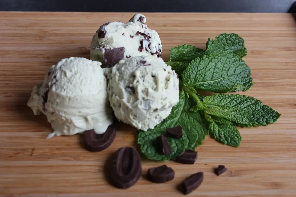 Ice cream balls from the ice cream parlour Bico de Xeado