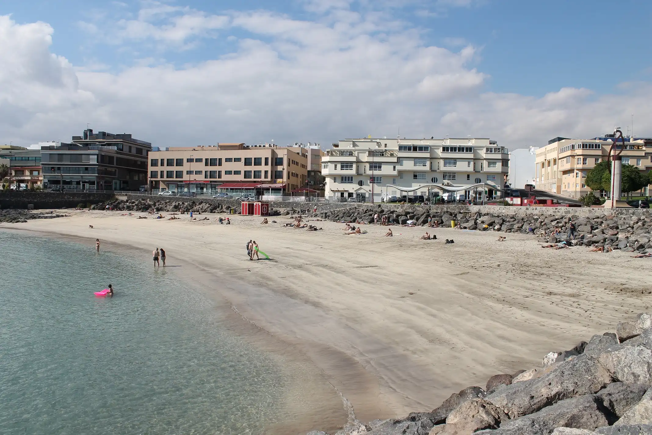 Het rustige kleine strand Chica 