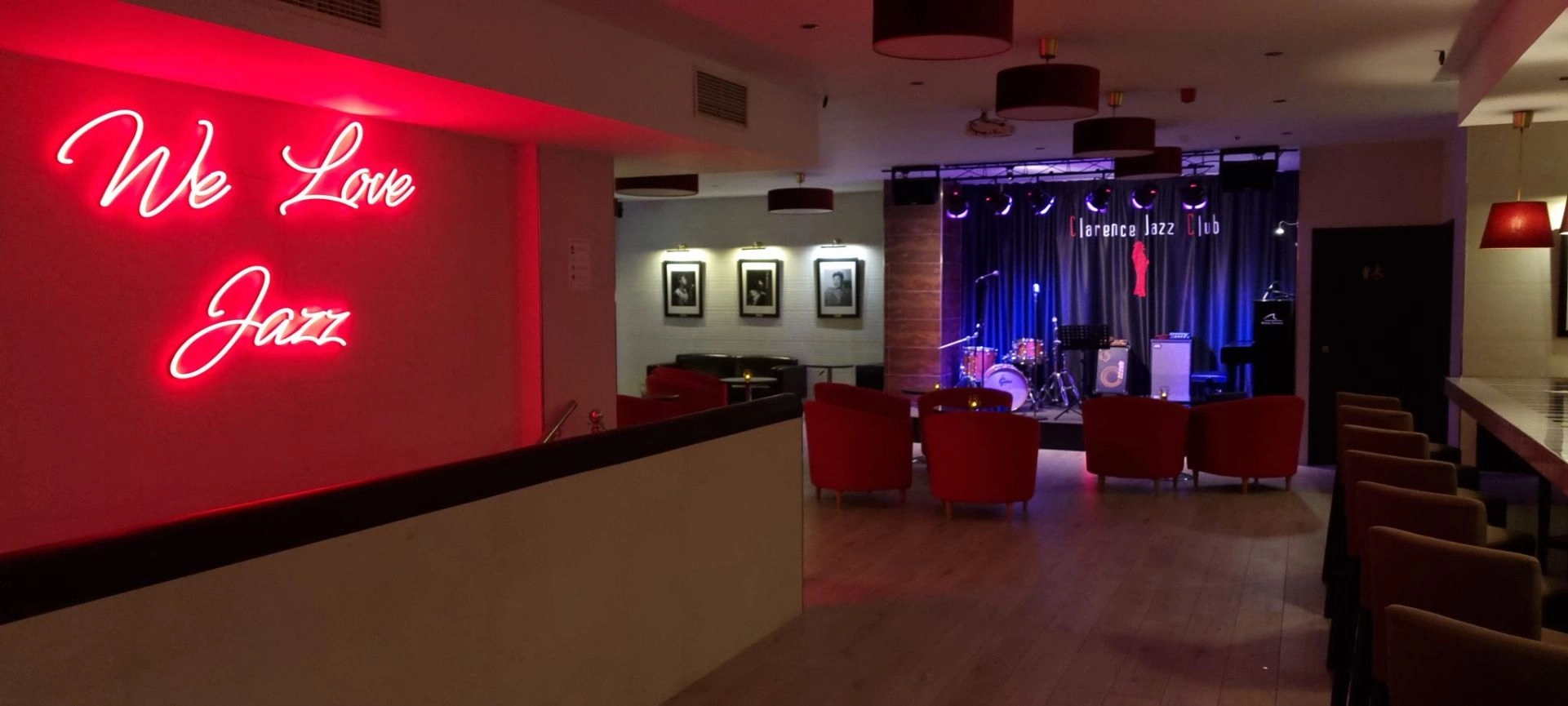 Pasalo en grande con un club de jazz en Torremolinos, con música en vivo que define la noche