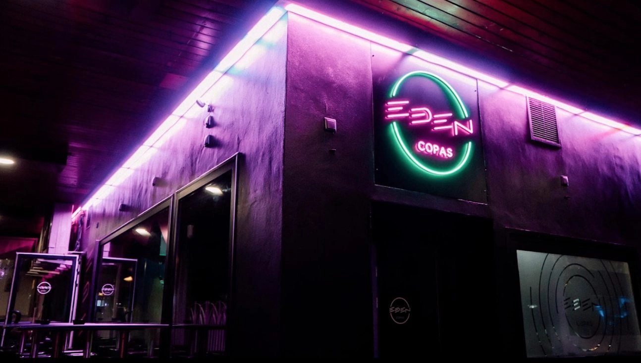 Los shows en vivo del Eden Club son increíblemente entretenidos, una noche llena de diversión