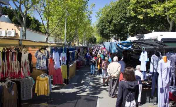 Om torsdagen har du mulighed for at besøge markedet i Torremolinos