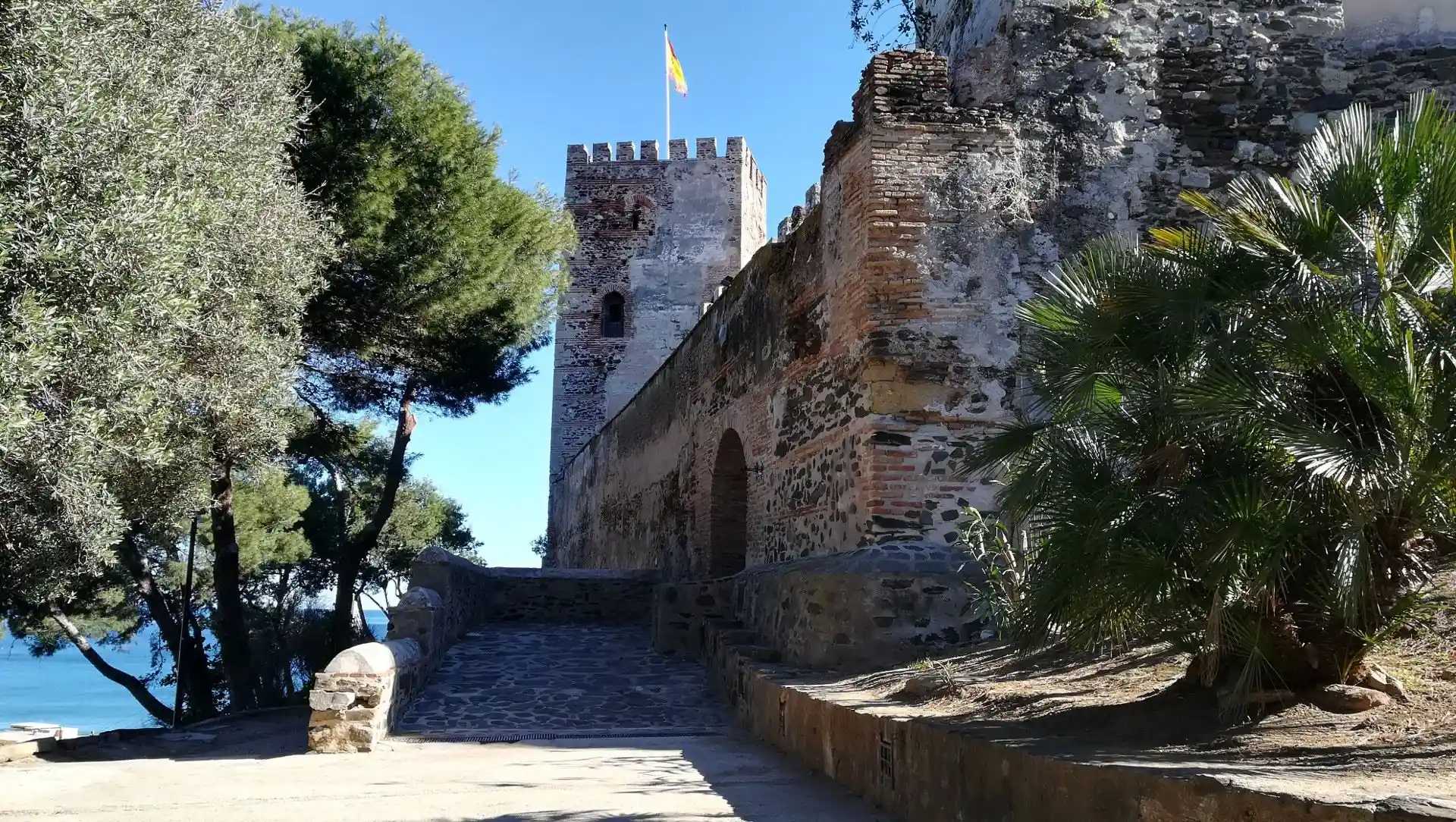Ingresso del Castello di Sohail durante il giorno