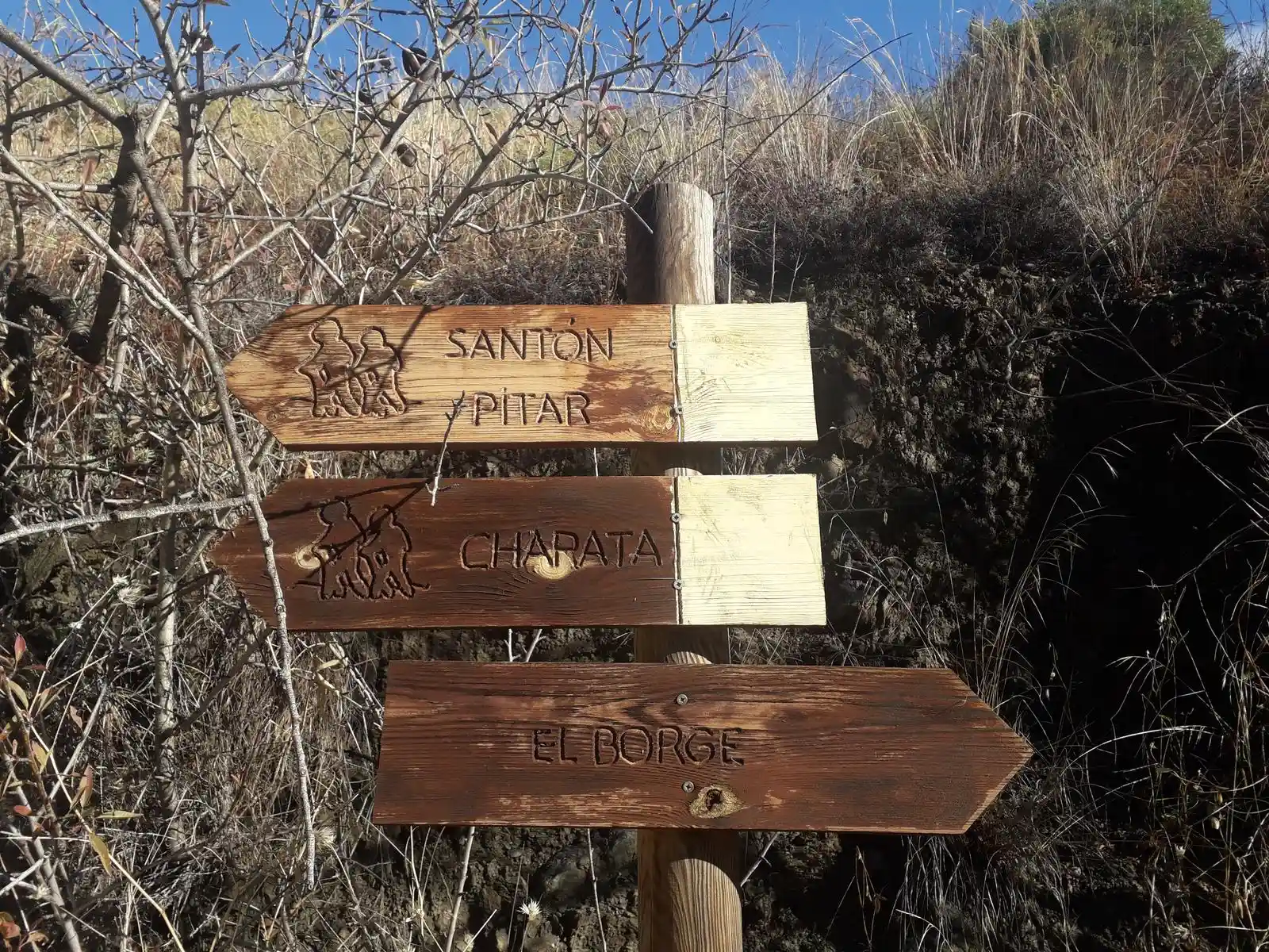 Indicaciones ruta de senderismo Charata en El Borge