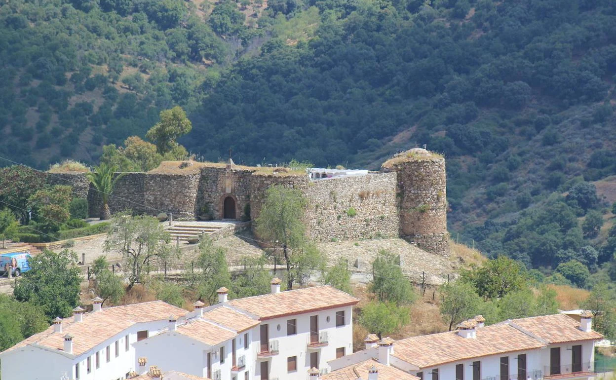 Luftaufnahmen der arabischen Burg in Benadalid