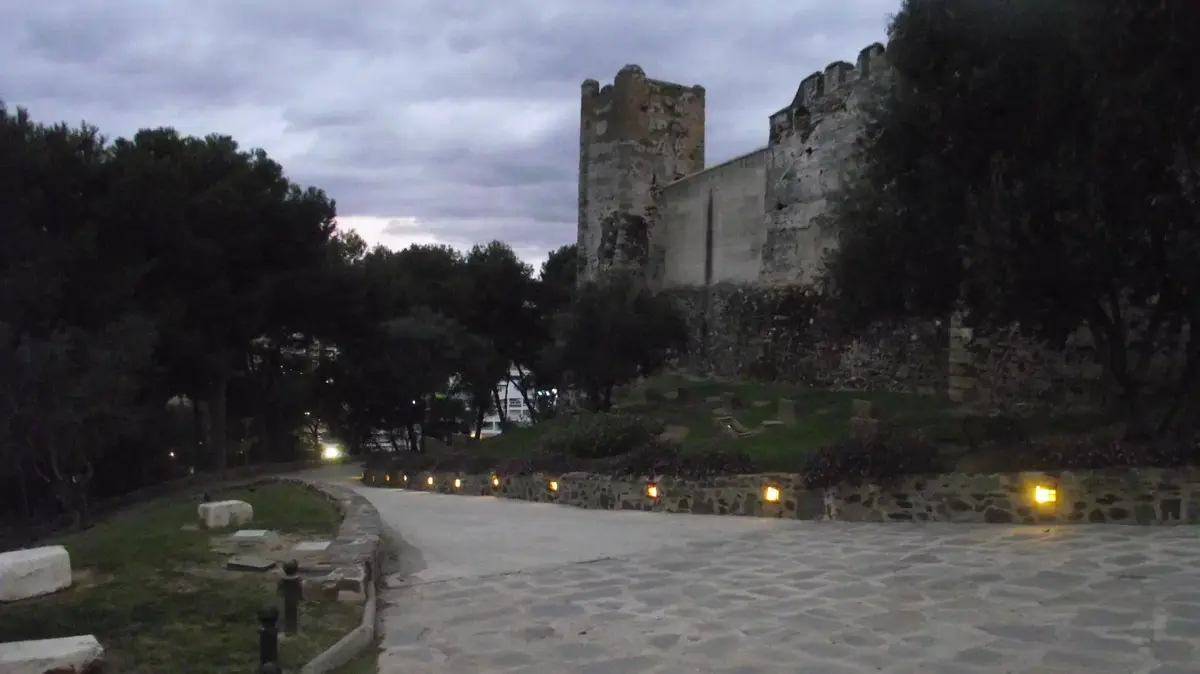 Nocna wspinaczka na zamek Sohail