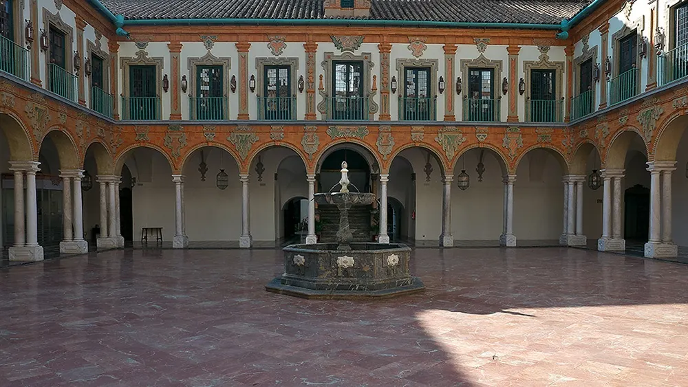 Cour intérieure du Palais de la Merced à Cordoba