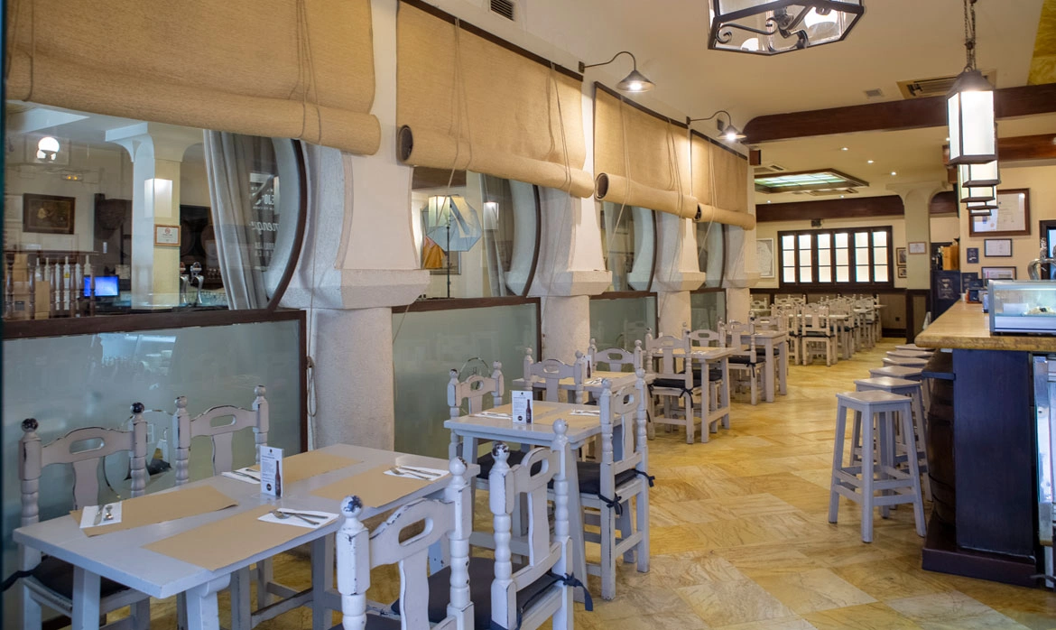 Ha en speciell middag på Bodegas Mezquita Céspedes i Córdoba