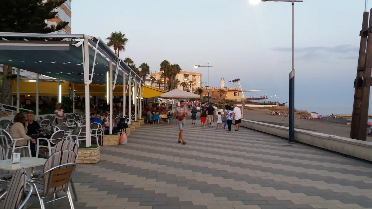 Nadmorska promenada w Torrox Costa