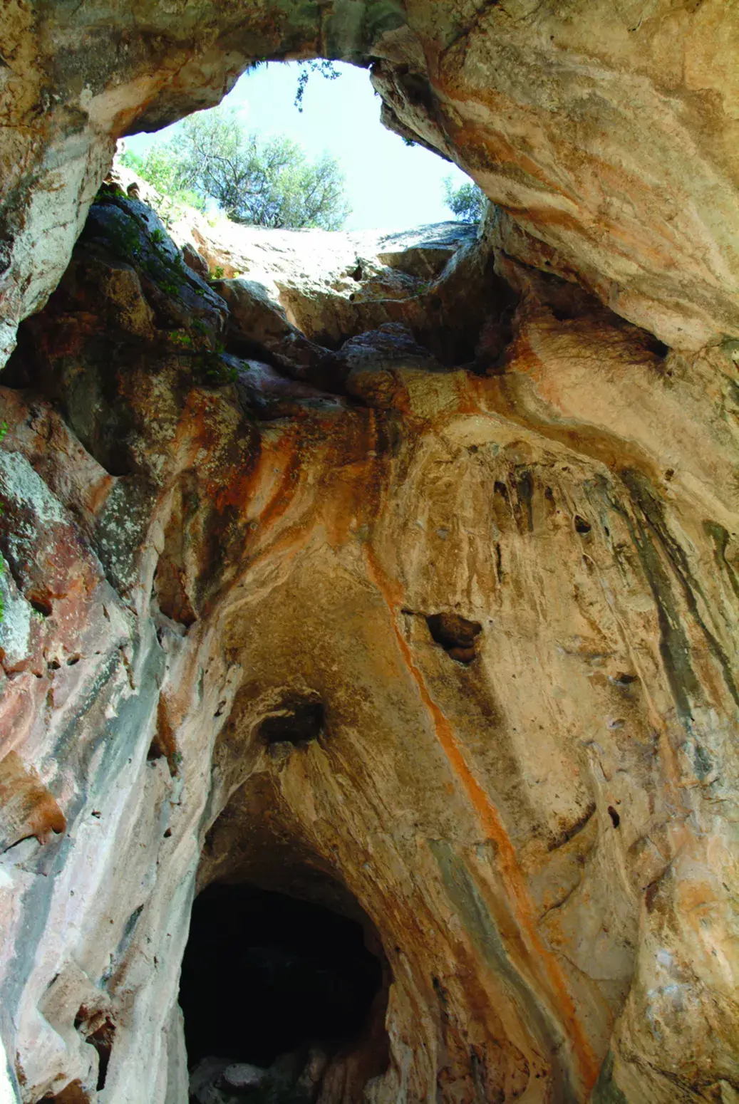 Jaskinia Palomares, zamieszkana od czasów prehistorycznych