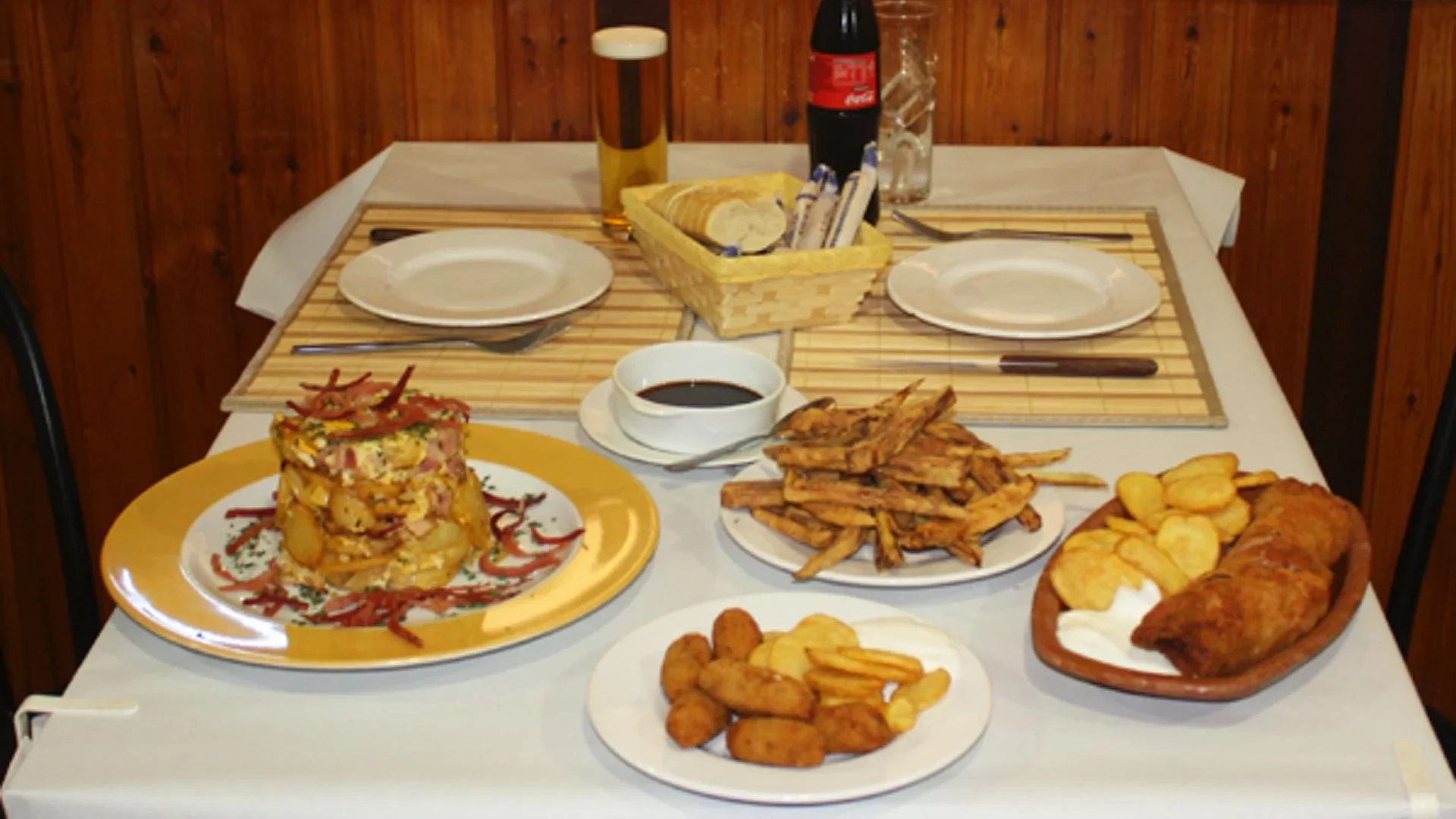 Order your favorite dishes at La Copita de Vino