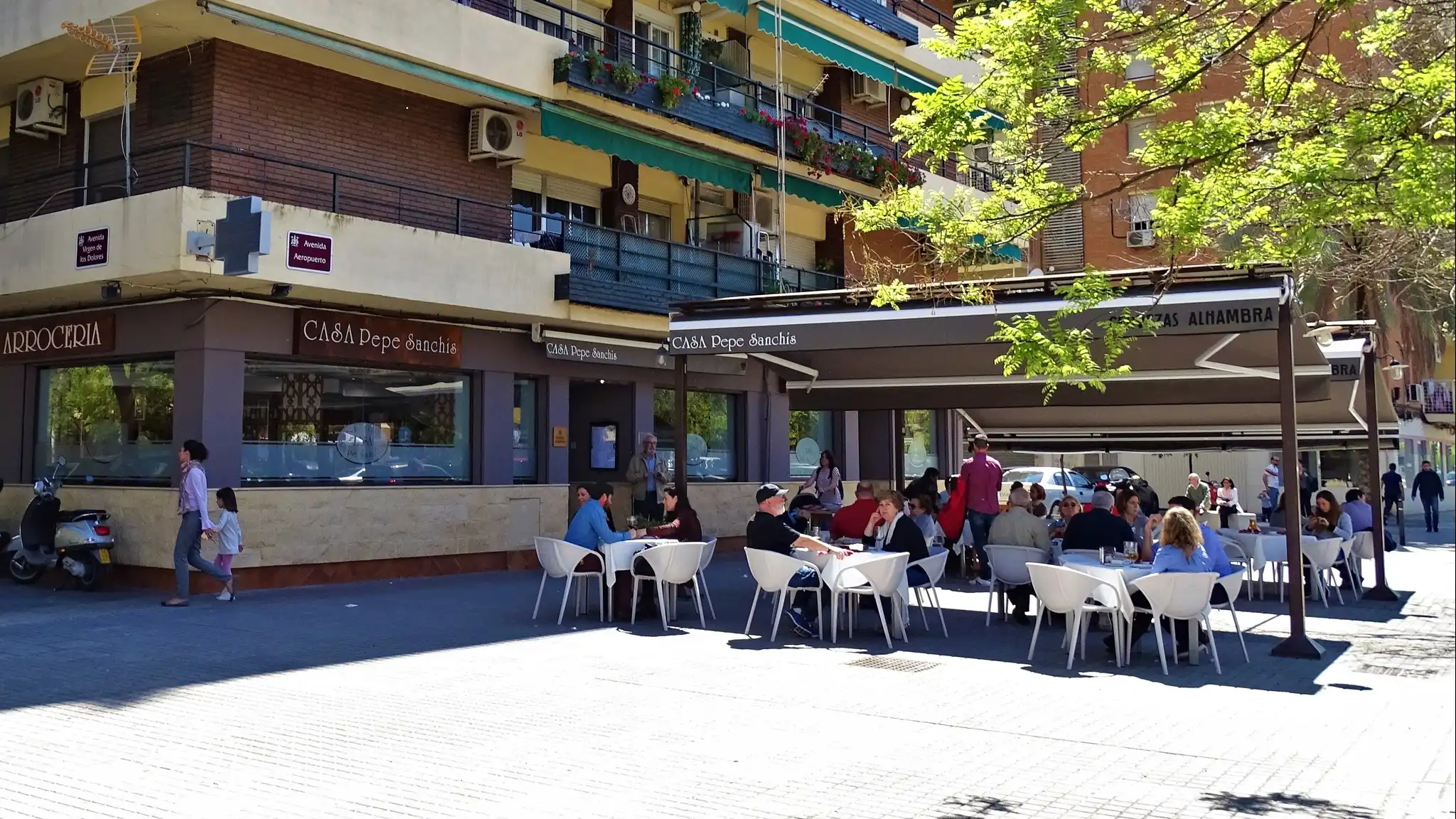 Outdoor terrace of Restaurante Arrocería Casa Pepe Sanchís