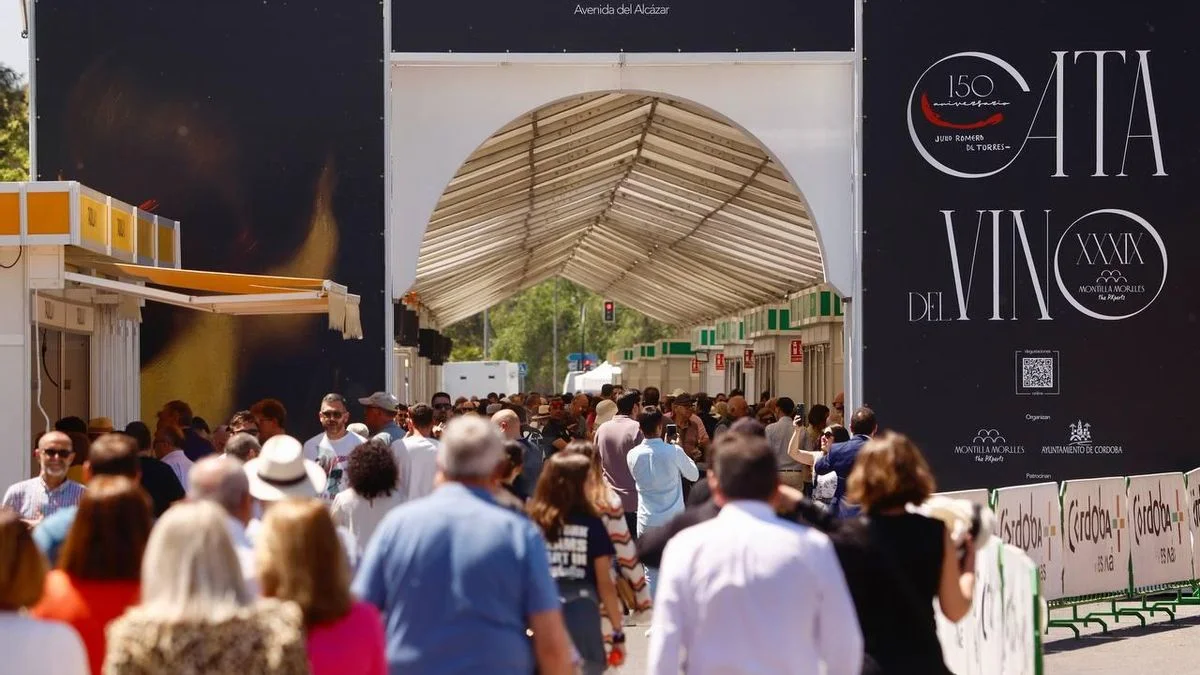 People entering the Wine Tasting in May 2025