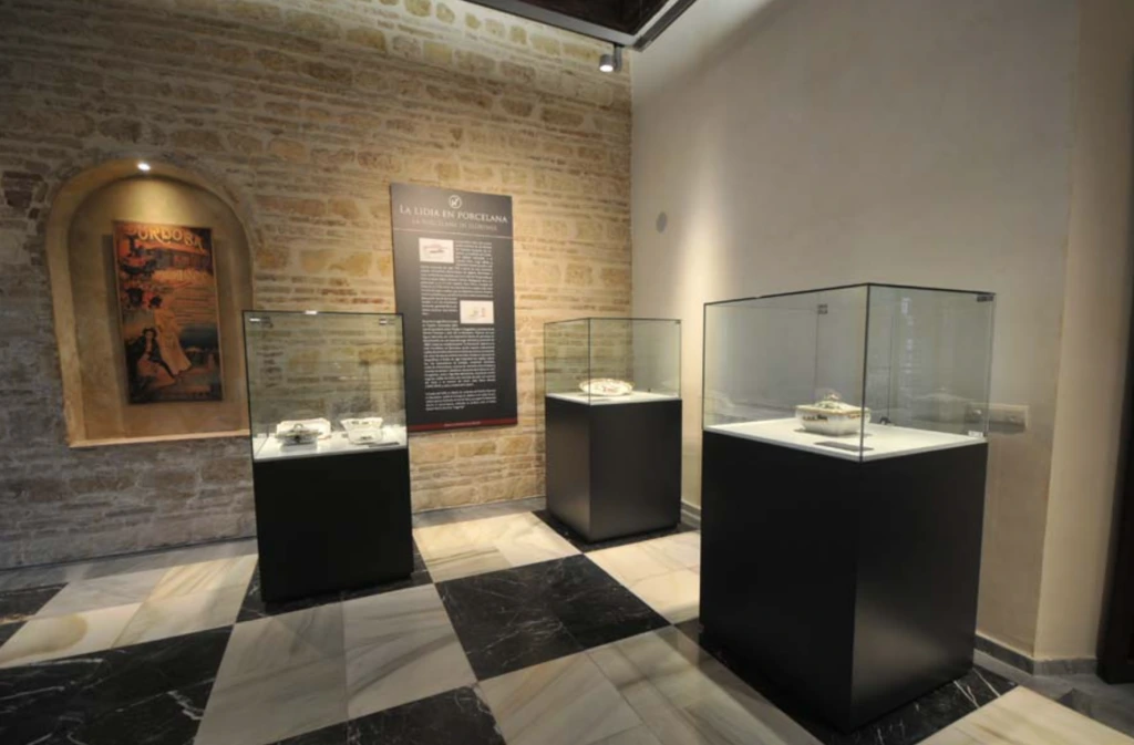 Piezas de colección de todo tipo del mundo del toreo en el Museo Taurino
