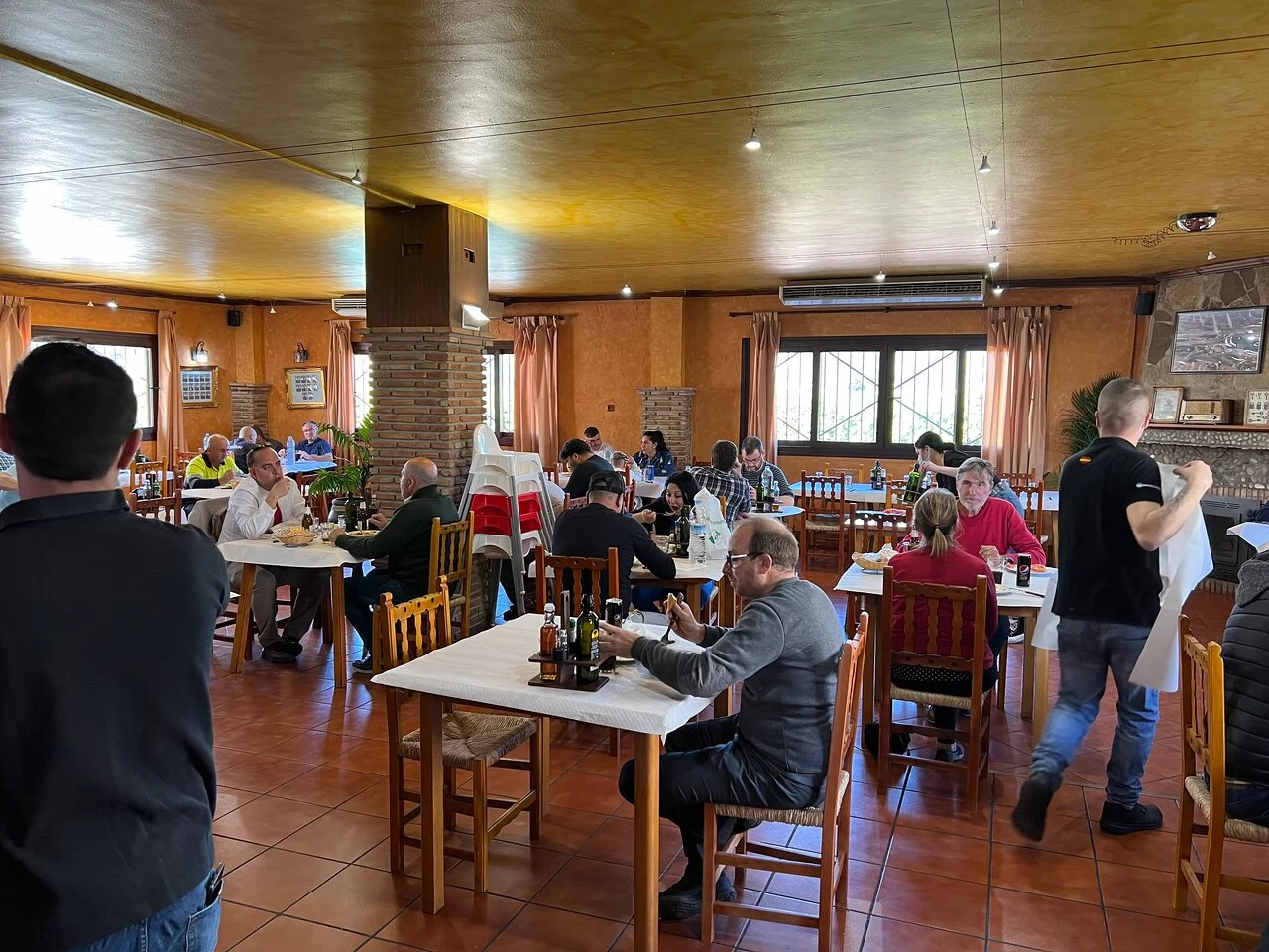 Interiör av restaurang El Cruce i Vélez-Málaga