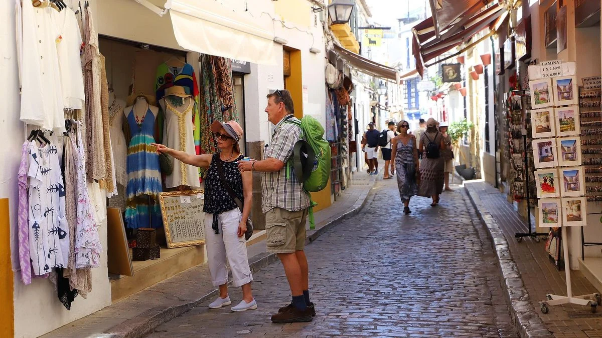 Pasea por las tiendas de la Judería en Córdoba