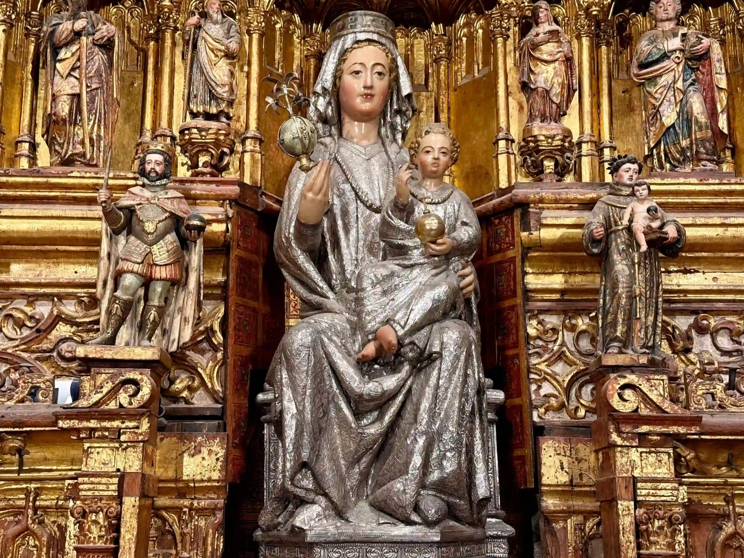 De Maagd van de Zetel in de Kathedraal van Sevilla