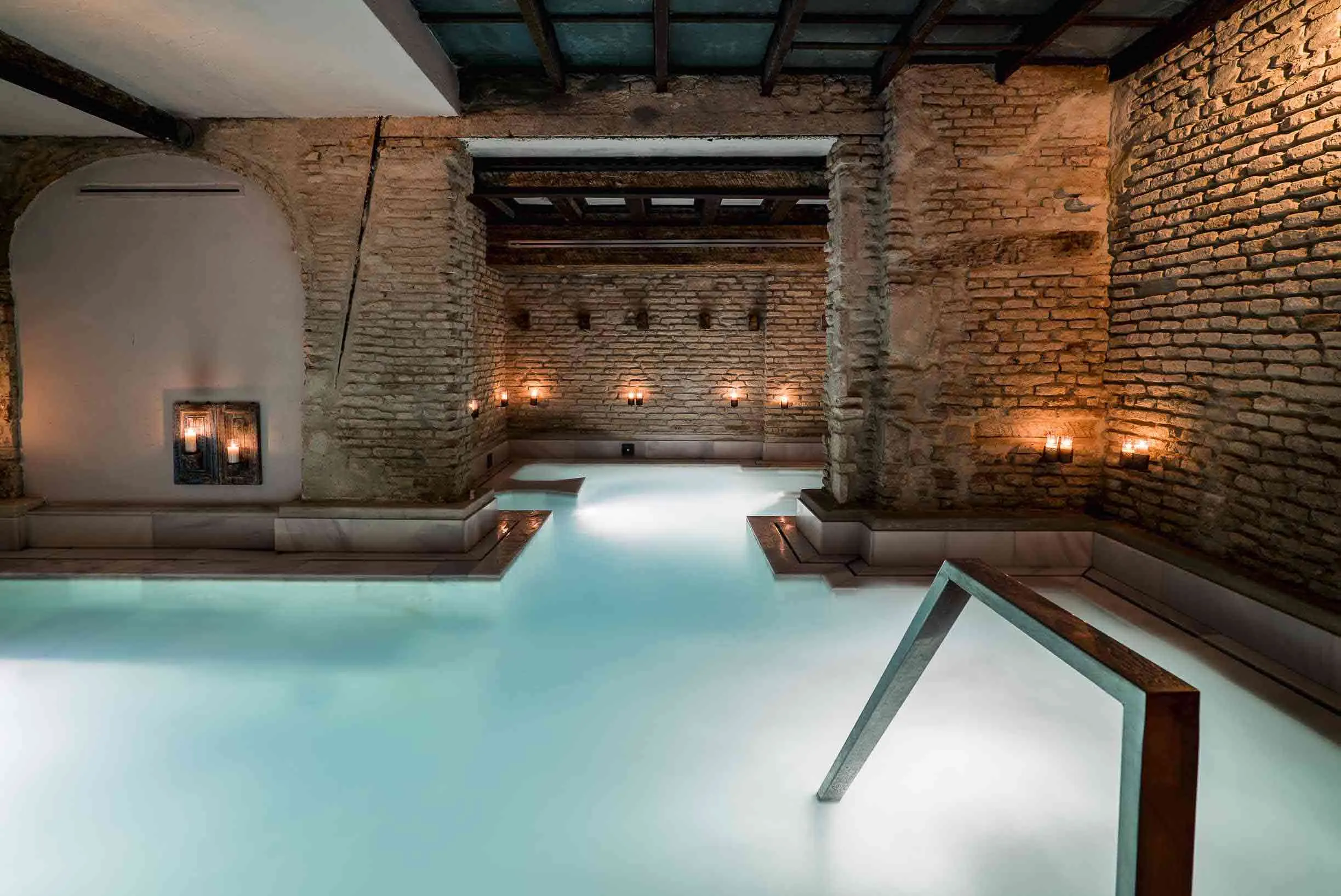 Reinige Körper und Geist in den besten arabischen Bädern Sevillas